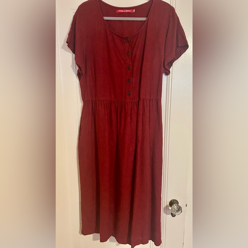 Pyne & Smith No. 11
Short sleeve button front linen dress